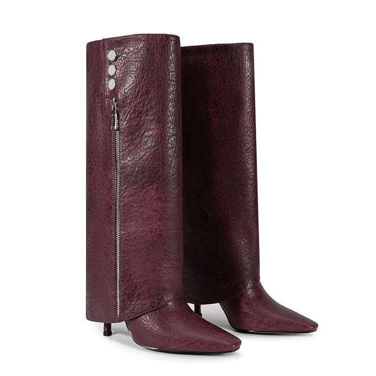 Graceful Orthopedic Boots for Modern Look
