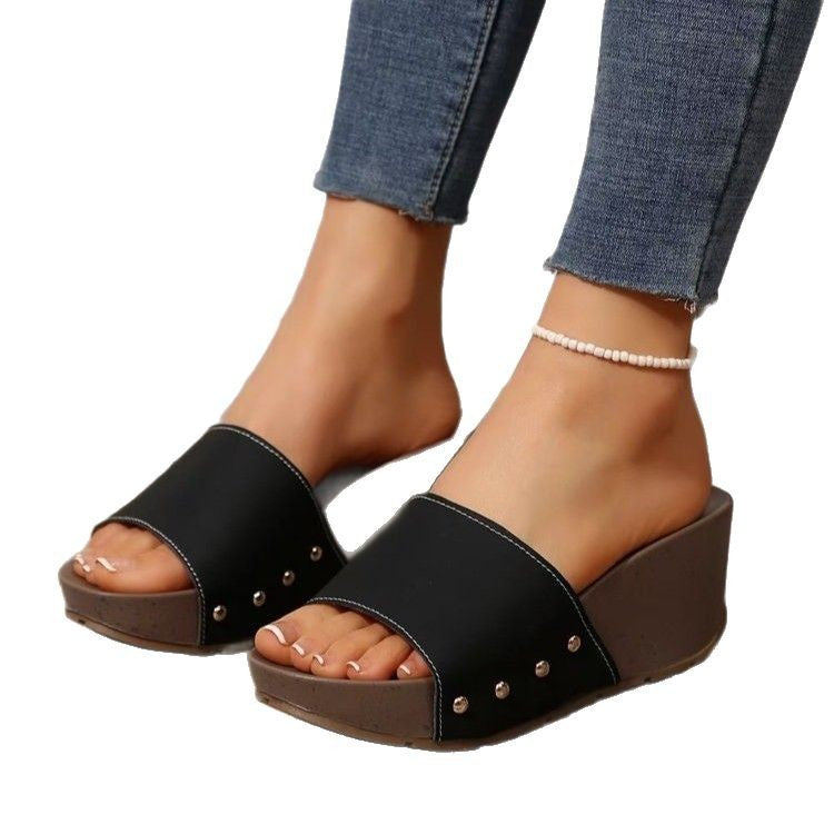 Graceful Orthopedic Sandals for Modern Look
