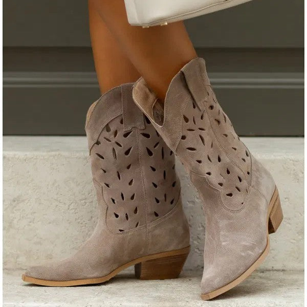 Graceful Orthopedic Boots for Modern Look