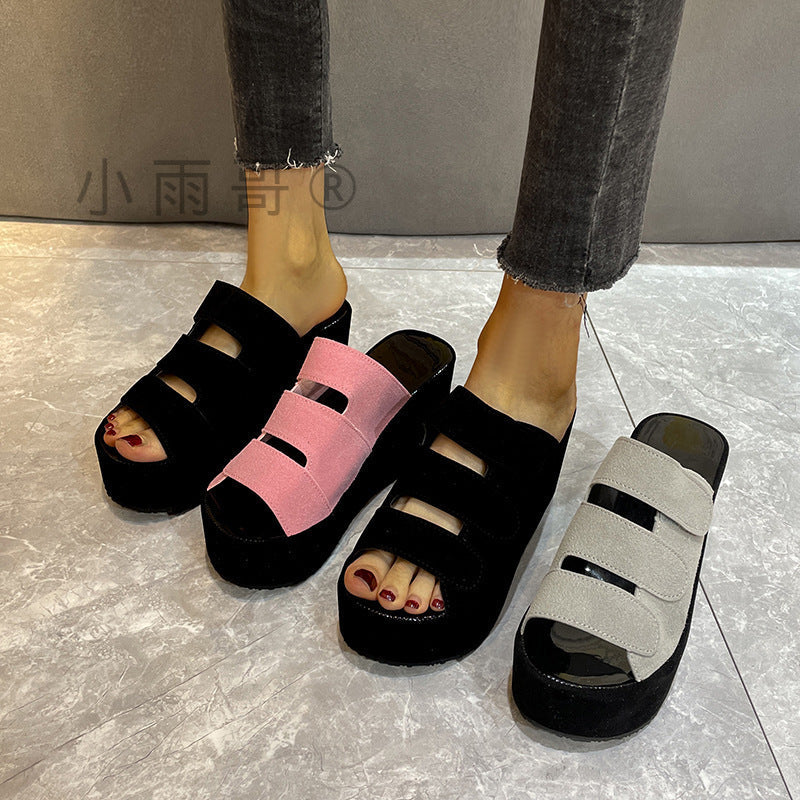 Graceful Orthopedic Sandals for Modern Look