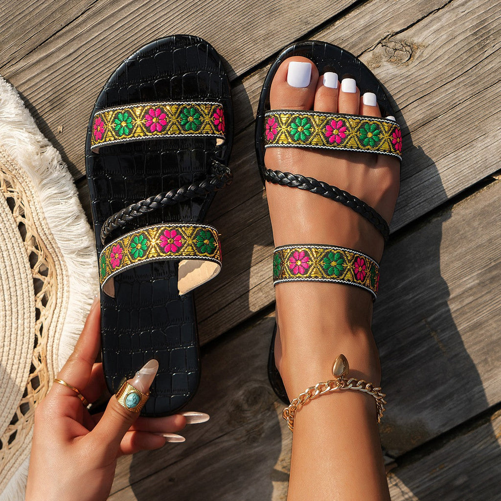 Graceful Orthopedic Sandals for Modern Look