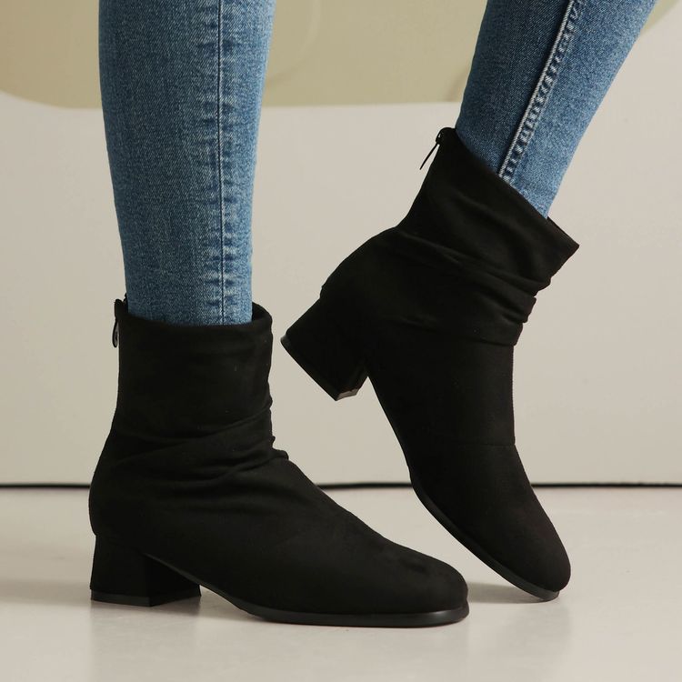 Graceful Orthopedic Boots for Modern Look