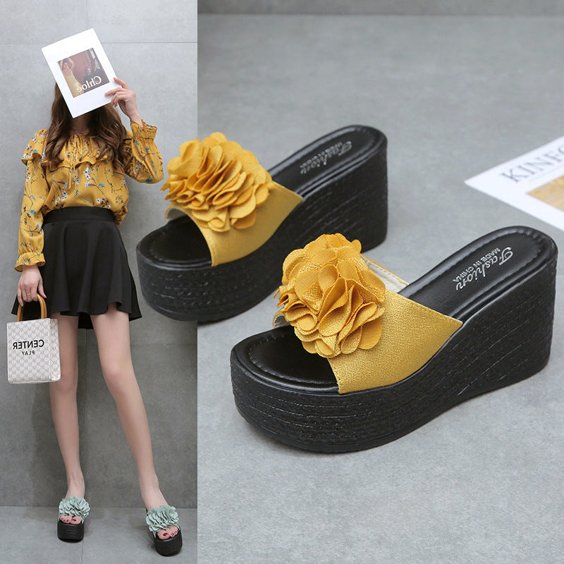 Graceful Orthopedic Sandals for Modern Look