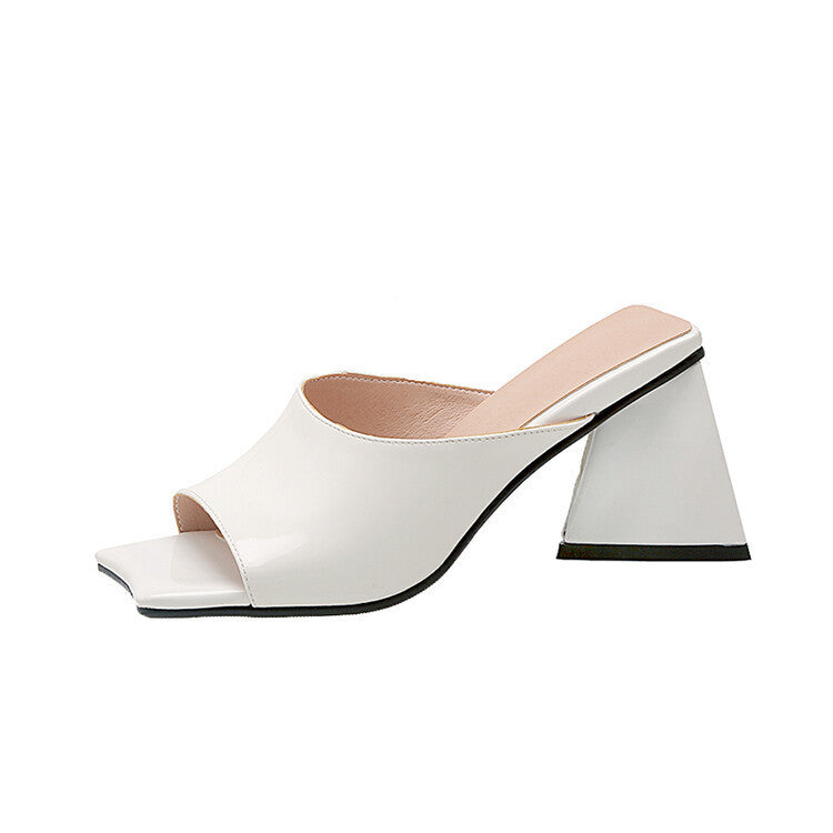 Graceful Orthopedic Sandals for Modern Look