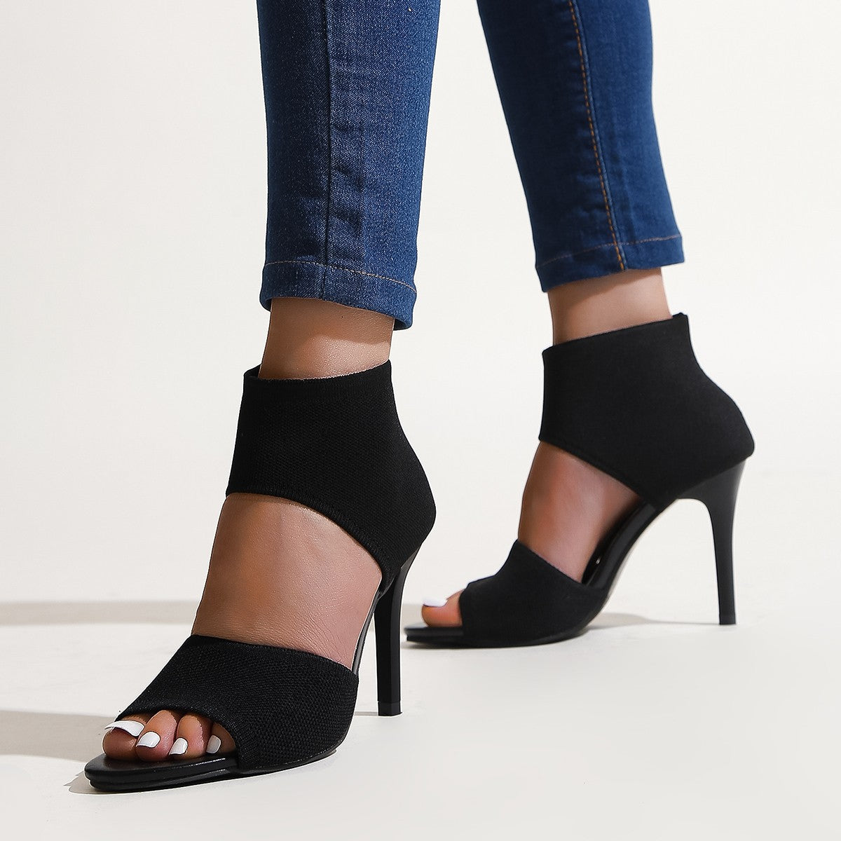 Chic Orthopedic Sandals with Unique Design