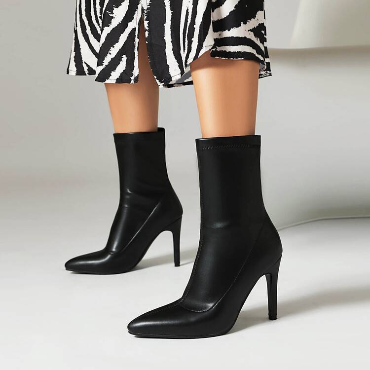 Graceful Orthopedic Boots for Modern Look