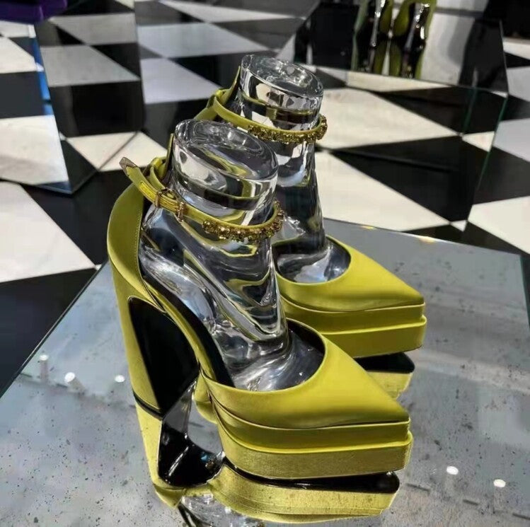 Graceful Orthopedic Sandals for Modern Look