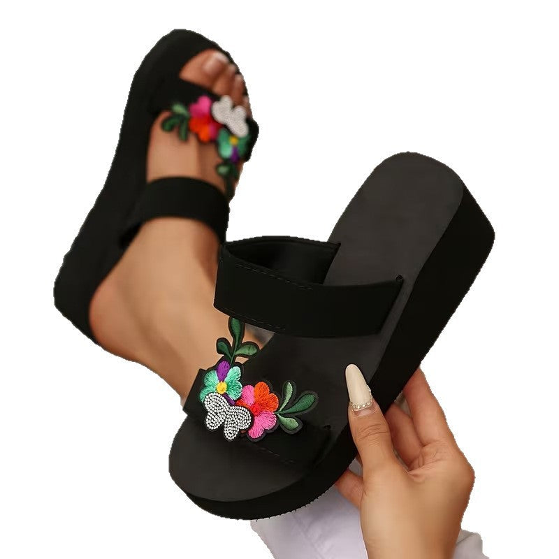 Chic Orthopedic Sandals with Unique Design
