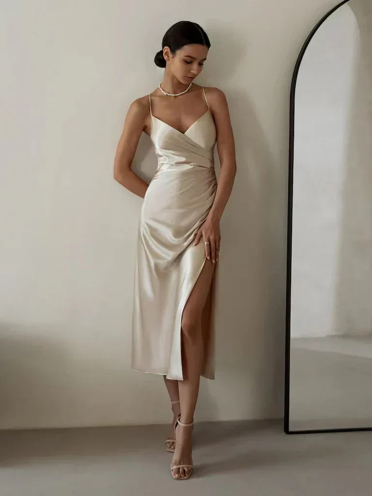 Effortlessly Elegant Dress with a Timeless Design
