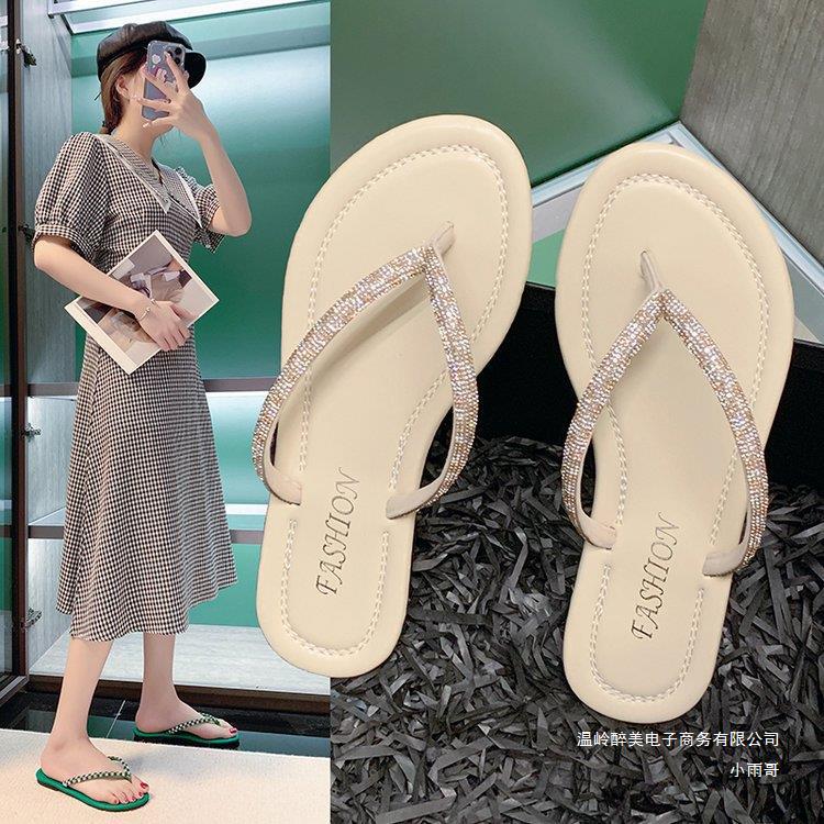Graceful Orthopedic Sandals for Modern Look