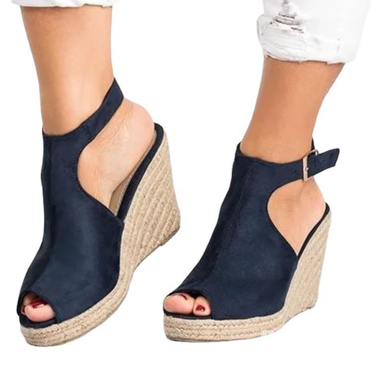 Chic Orthopedic Sandals with Unique Design