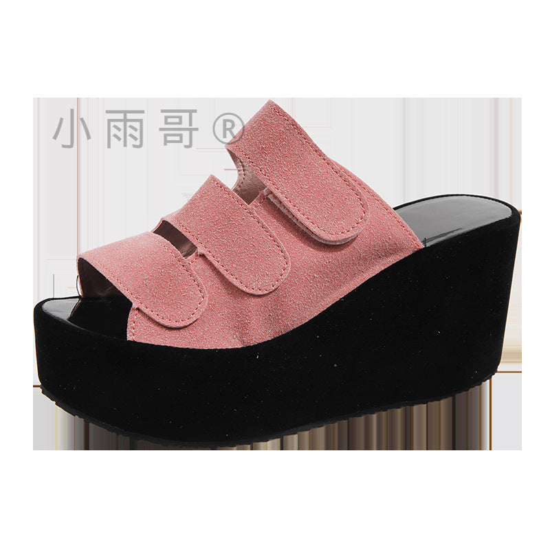 Graceful Orthopedic Sandals for Modern Look