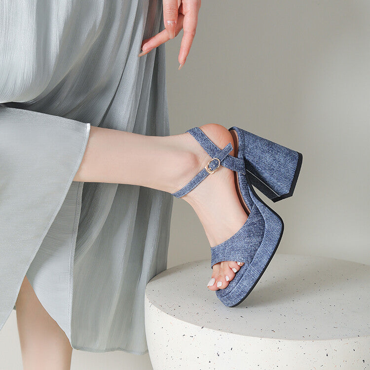Graceful Orthopedic Sandals for Modern Look