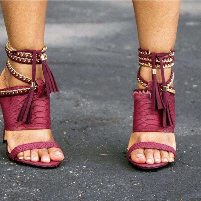 Graceful Orthopedic Sandals for Modern Look