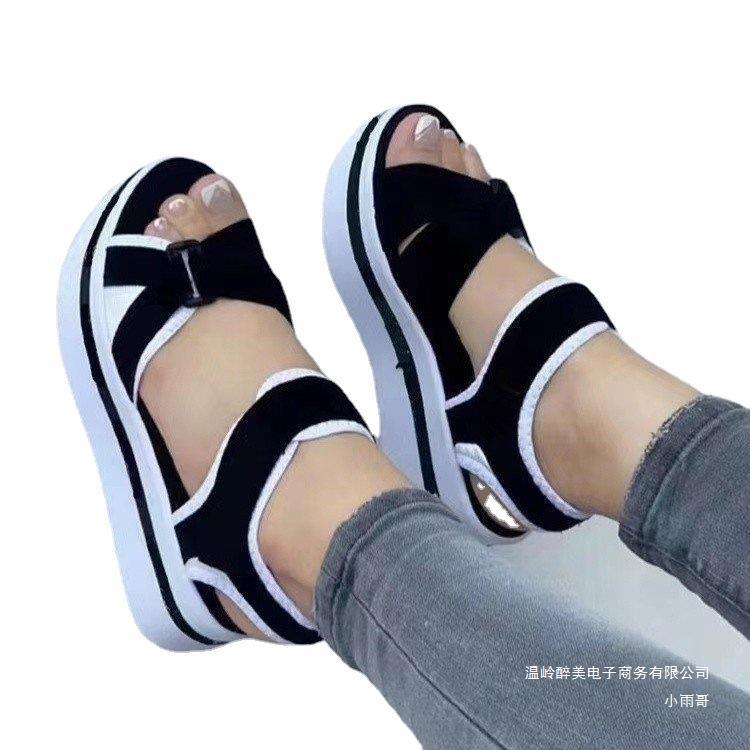 Chic Orthopedic Sandals with Unique Design