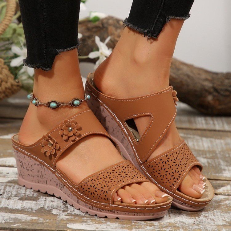 Graceful Orthopedic Sandals for Modern Look
