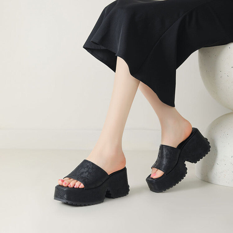 Graceful Orthopedic Sandals for Modern Look