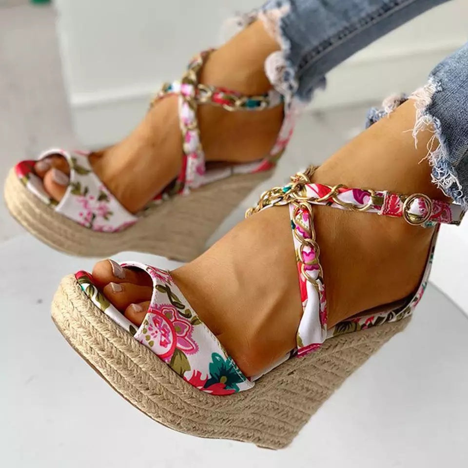 Graceful Orthopedic Sandals for Modern Look