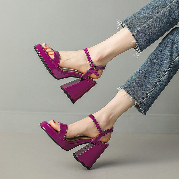 Chic Orthopedic Sandals with Unique Design