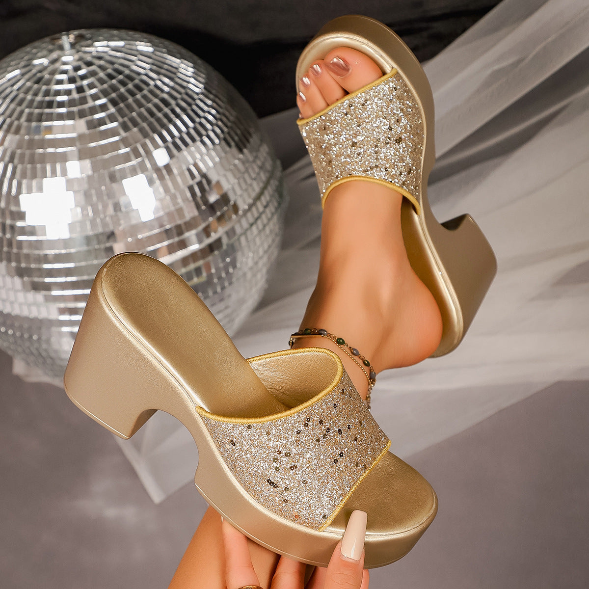 Graceful Orthopedic Sandals for Modern Look