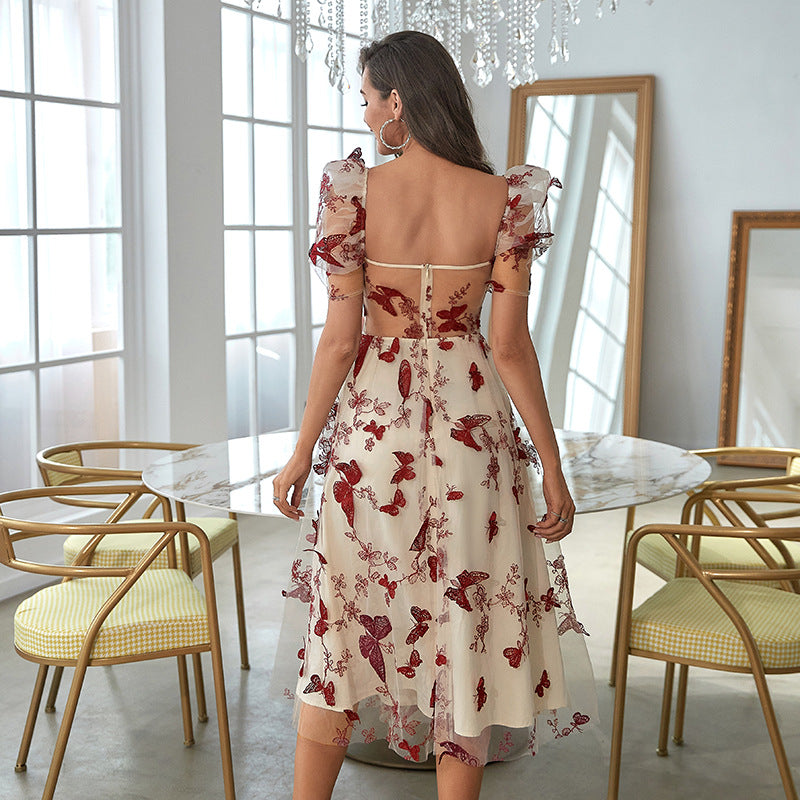 Beautifully Finished Dress in a Timeless Design