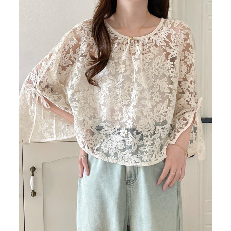 Well Tailored Blouse with a Graceful Silhouette