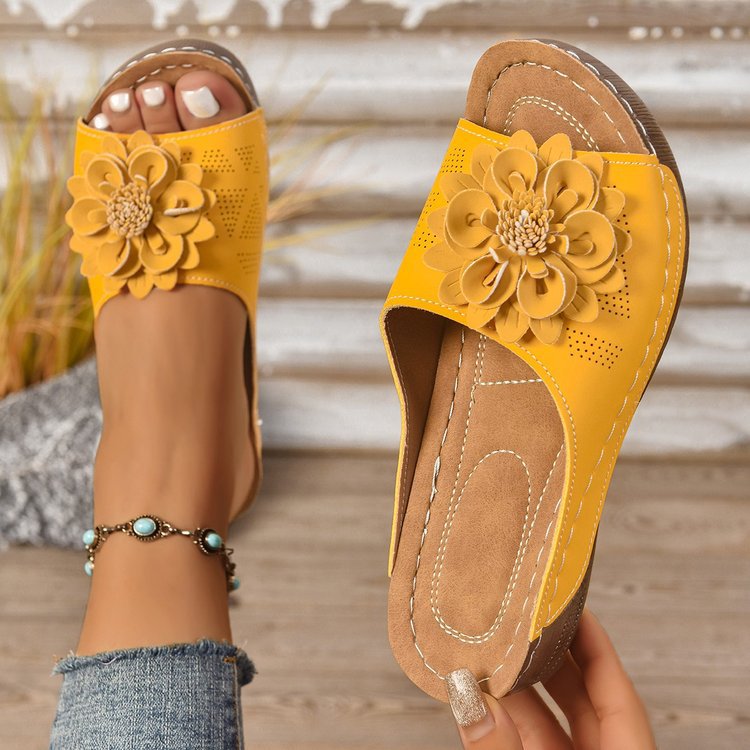 Graceful Orthopedic Sandals for Modern Look