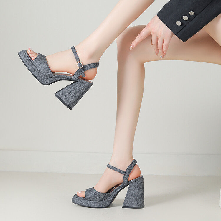 Graceful Orthopedic Sandals for Modern Look