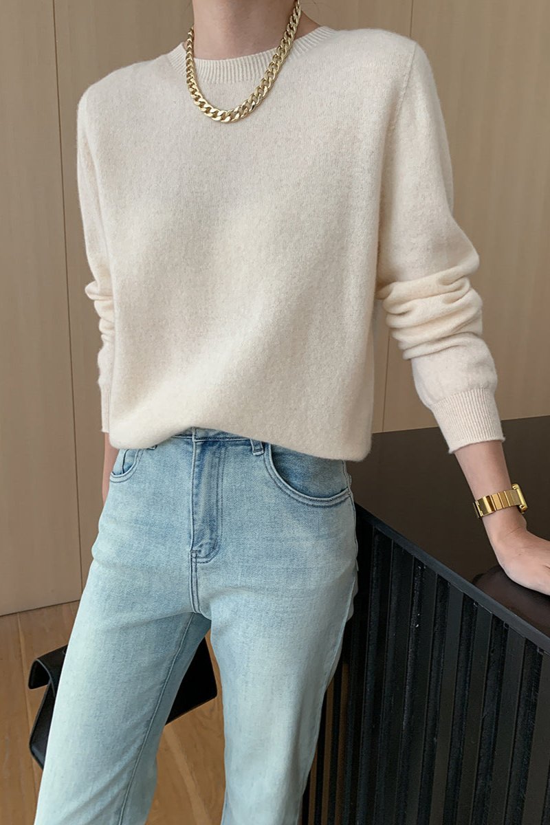 Classic Vintage & Enduringly Stylish Blouse