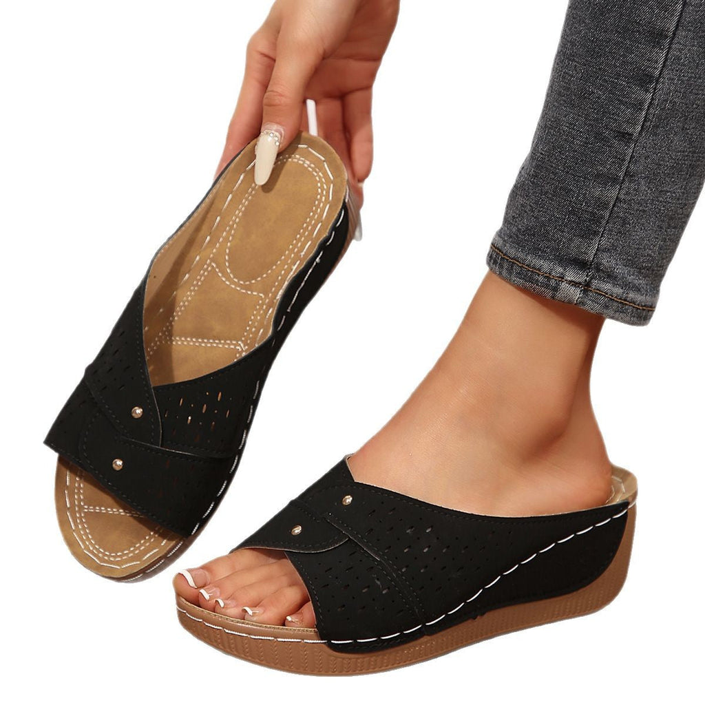 Chic Orthopedic Sandals with Unique Design