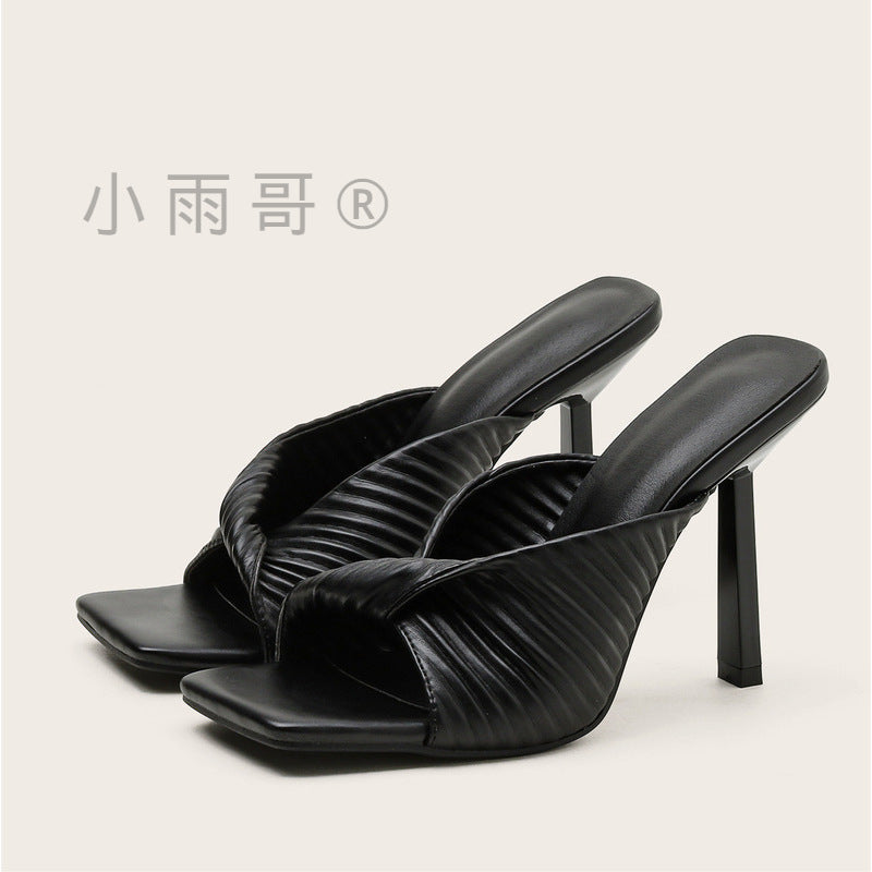 Graceful Orthopedic Sandals for Modern Look