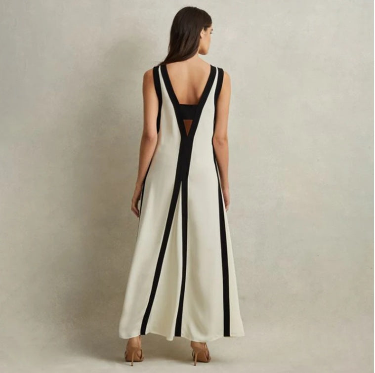 Sophisticated Dress with a Clean Classic Look