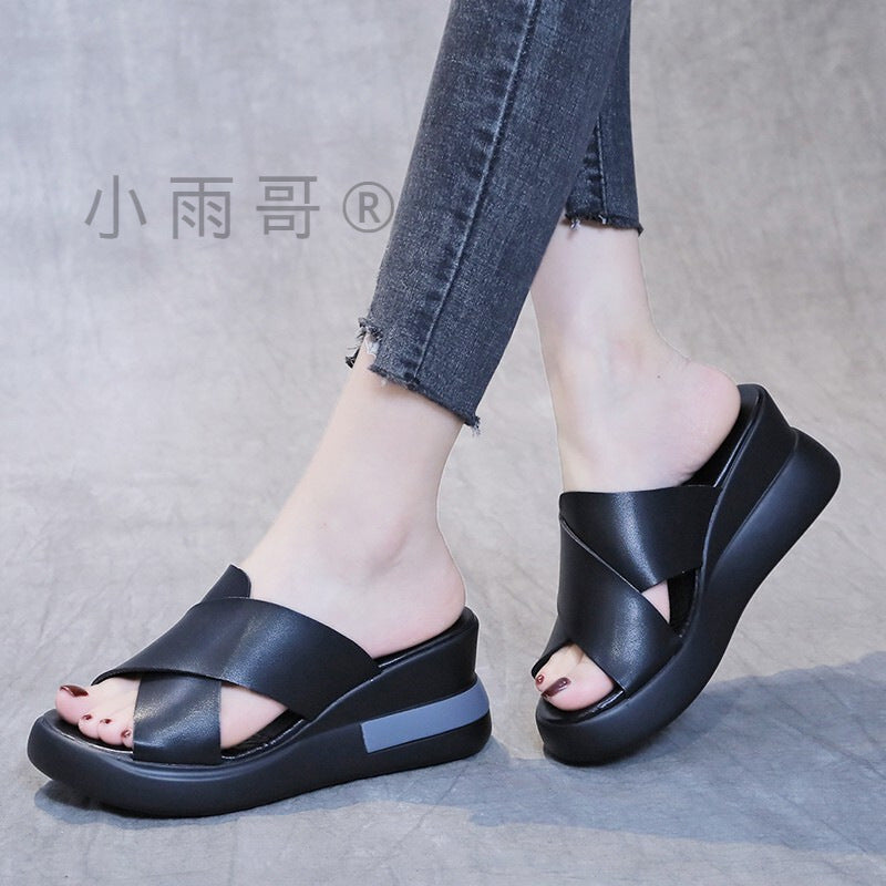 Chic Orthopedic Sandals with Unique Design