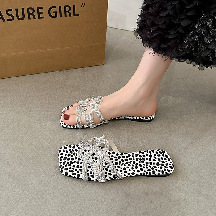 Chic Orthopedic Sandals with Unique Design