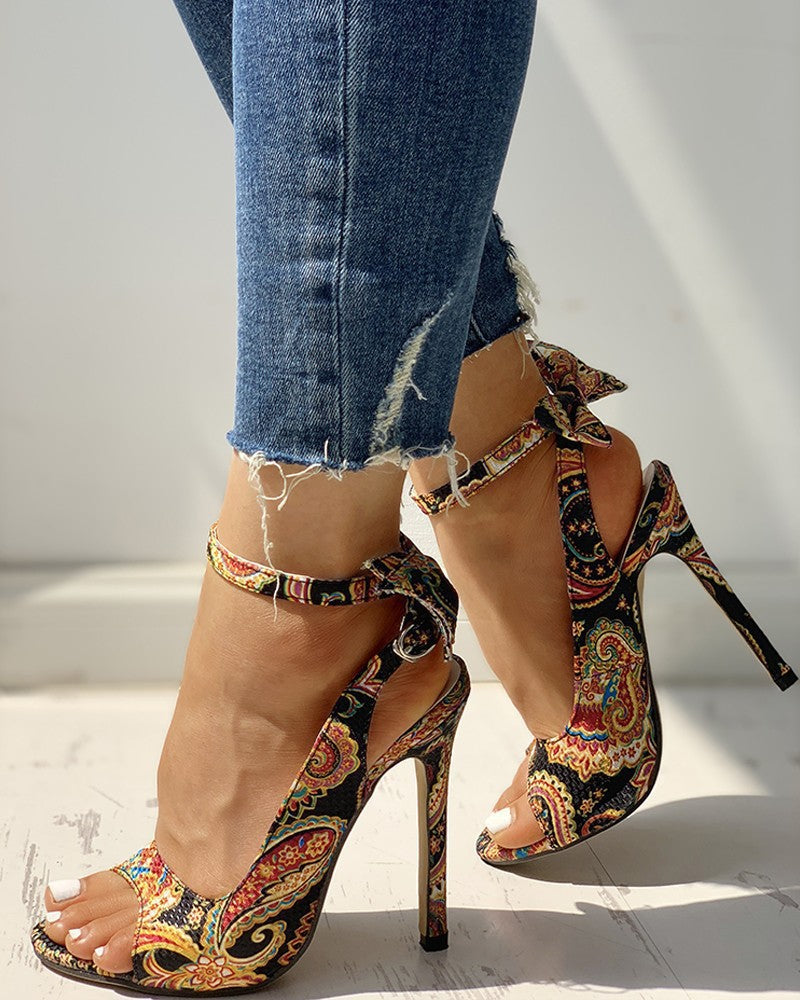Graceful Orthopedic Sandals for Modern Look