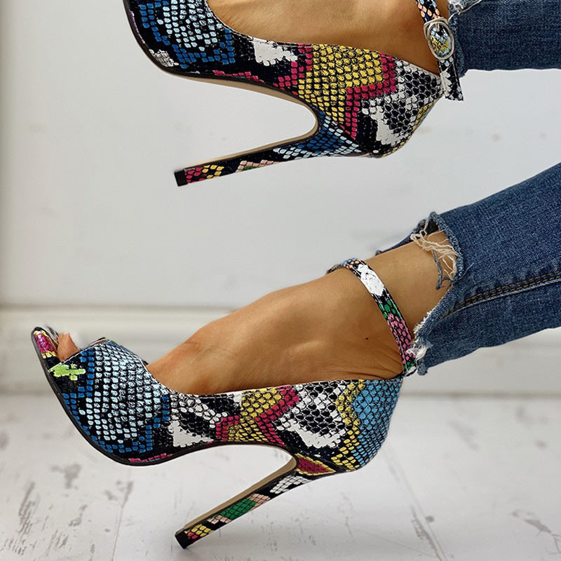 Graceful Orthopedic Sandals for Modern Look