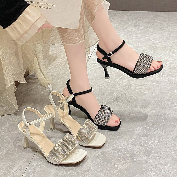 Graceful Orthopedic Sandals for Modern Look