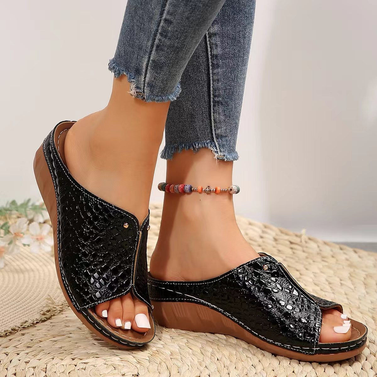 Graceful Orthopedic Sandals for Modern Look