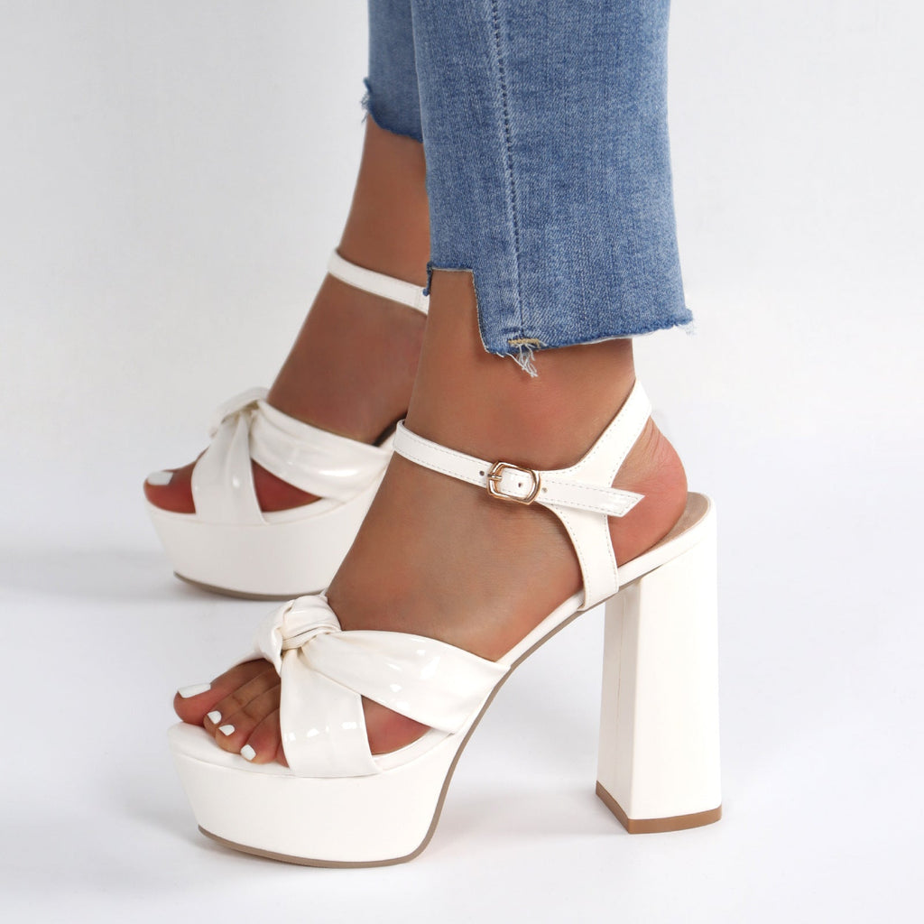 Graceful Orthopedic Sandals for Modern Look