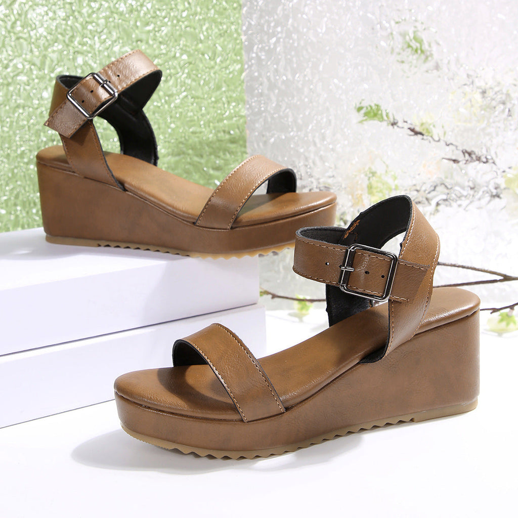 Chic Orthopedic Sandals with Unique Design
