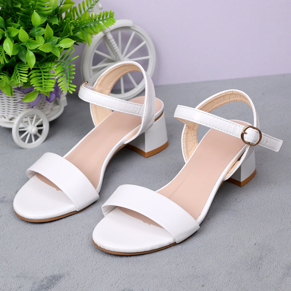 Chic Orthopedic Sandals with Unique Design