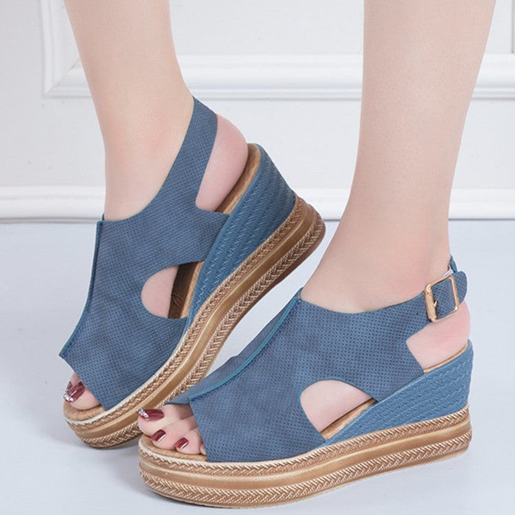 Graceful Orthopedic Sandals for Modern Look