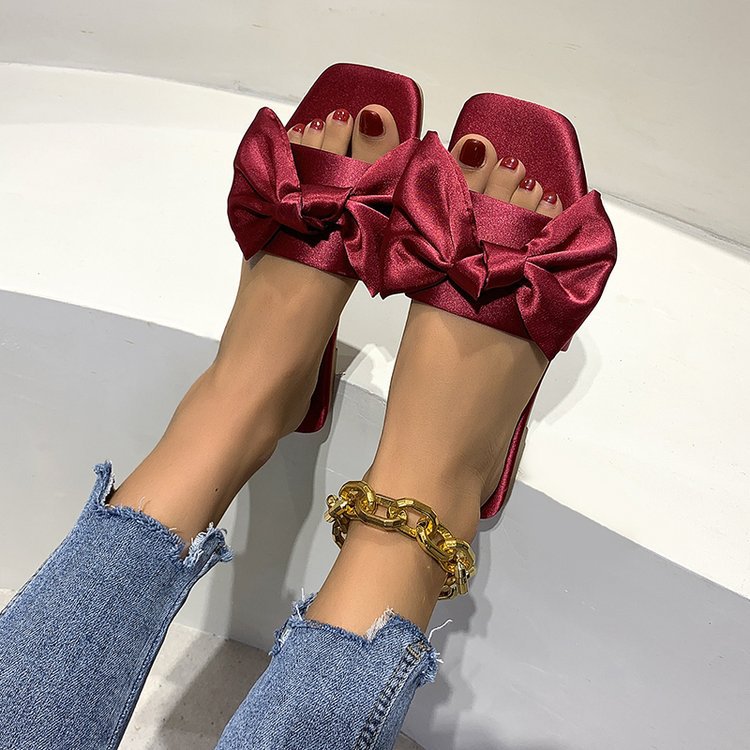 Graceful Orthopedic Sandals for Modern Look