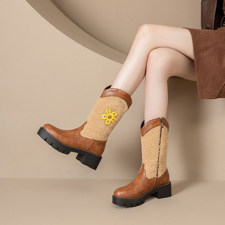 Graceful Orthopedic Boots for Modern Look