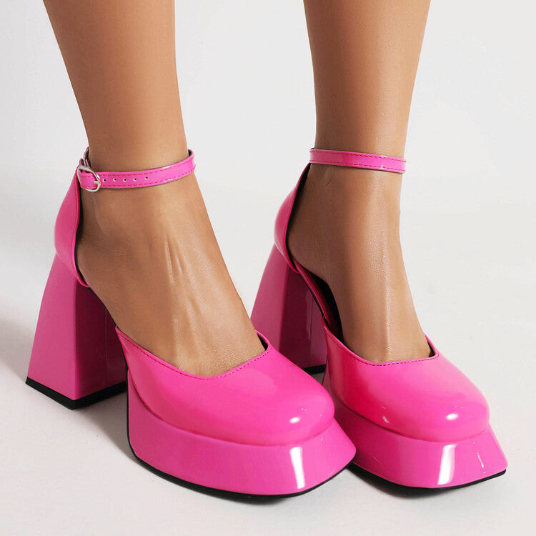 Graceful Orthopedic Sandals for Modern Look