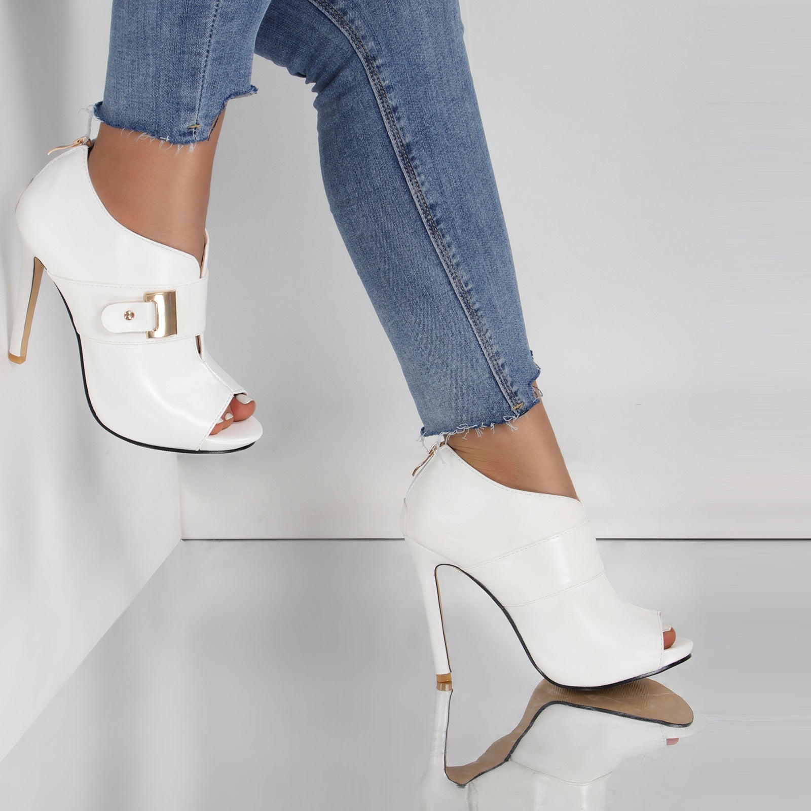 Classic Orthopedic Sandals with Timeless Style