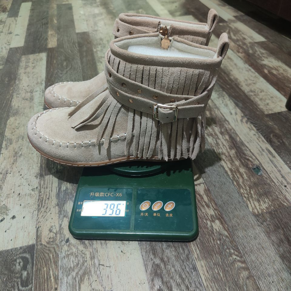 Graceful Orthopedic Boots for Modern Look