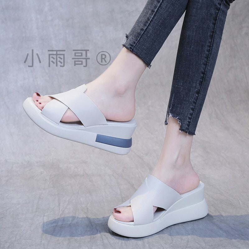 Chic Orthopedic Sandals with Unique Design
