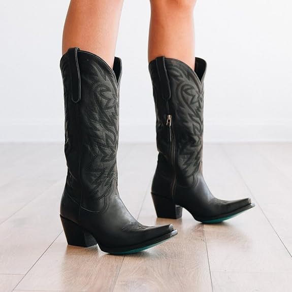 Graceful Orthopedic Boots for Modern Look
