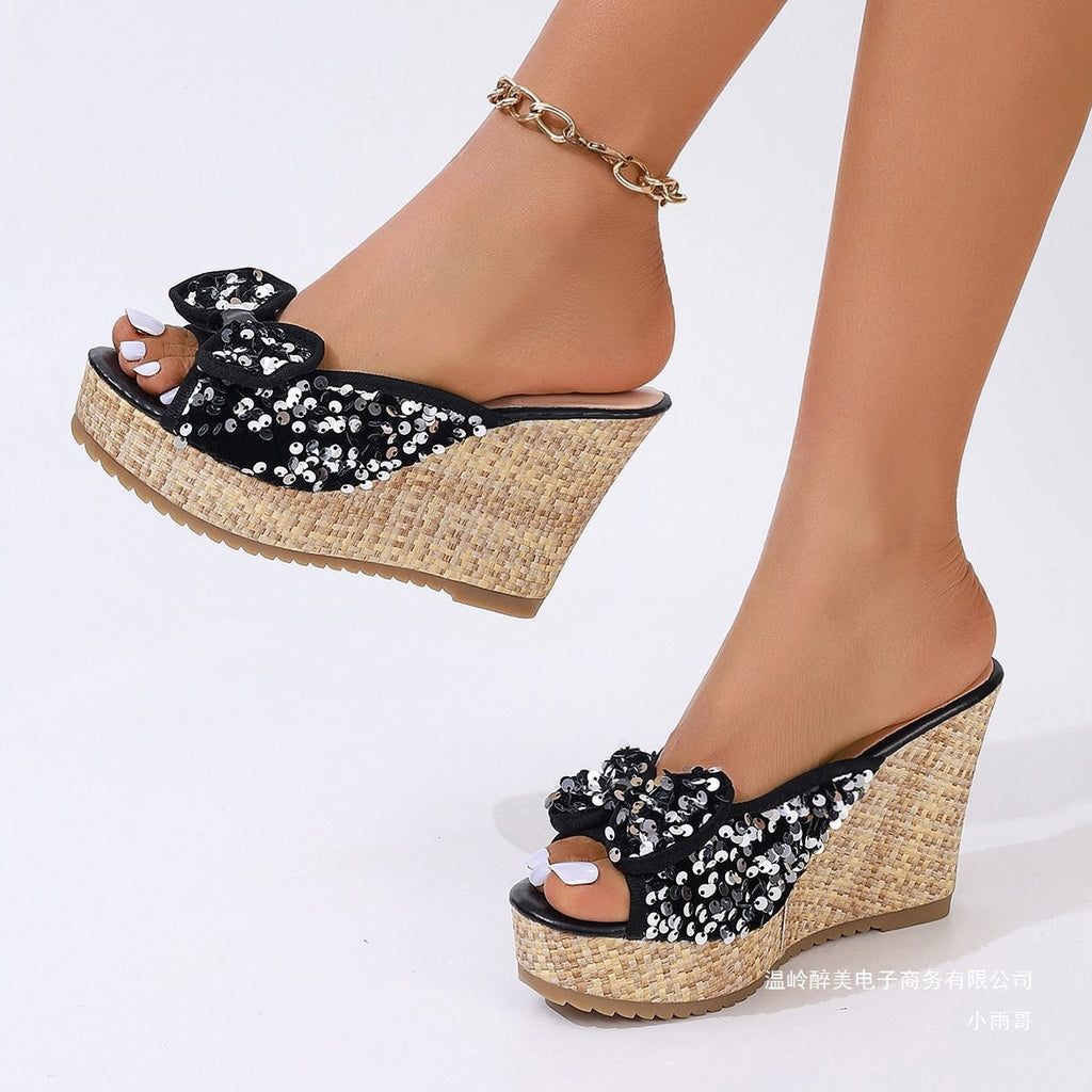Chic Orthopedic Sandals with Unique Design
